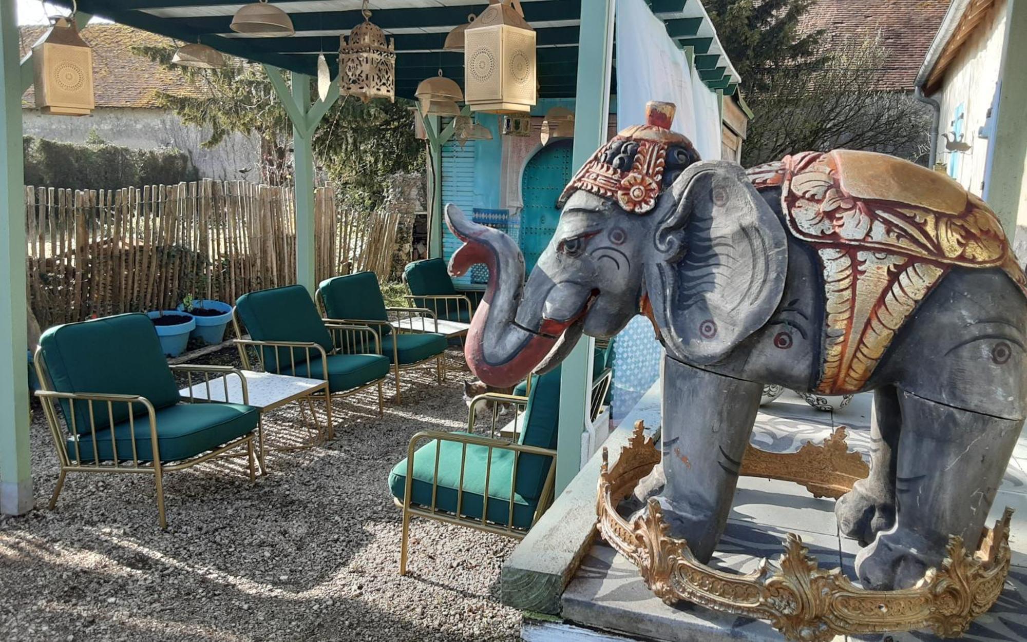 'La Menagerie' Bed & Breakfast Chateauvieux  Exterior photo